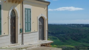 Sotto le macerie, la Memoria: l&rsquo;appello per la Biblioteca di Niscemi.