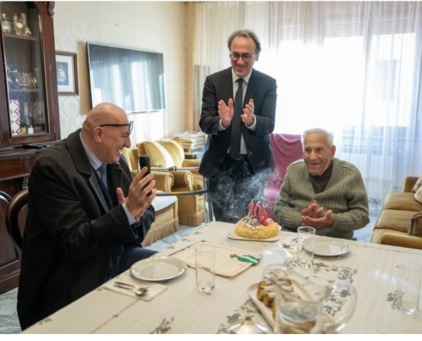 Oltre l'Istituzione, il Cuore: Il Caff&egrave; dei 102 Anni tra il Ministro Crosetto e l&rsquo;Eroe Luigi Bonelli